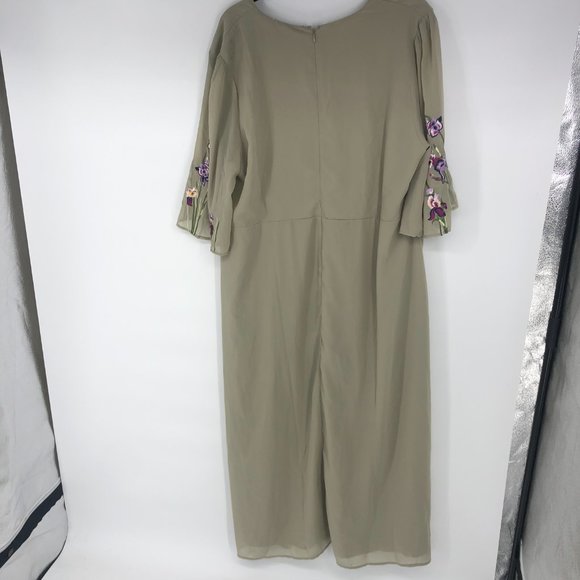Hope & Ivy Plus Adelaide embroidered midi dress in sage green 22 **small flaw** - Picture 3 of 8